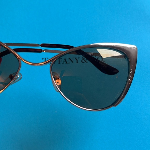 TF inspired gold cat-eyed sunglasses - Picture 5 of 6